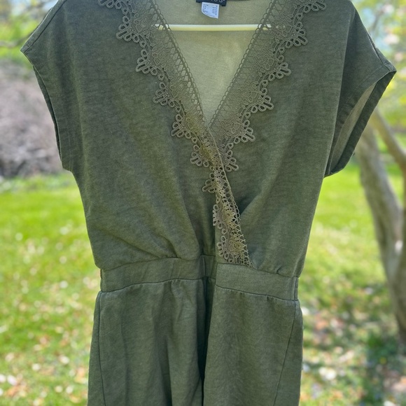 VENUS Pants - Venus Women's Olive Green‎ Lace Trim Jumpsuit - Size M